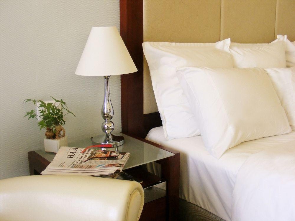 Renaissance Tel Aviv Hotel Ruang foto