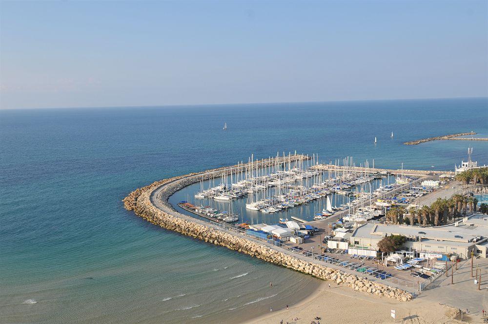 Renaissance Tel Aviv Hotel Bagian luar foto