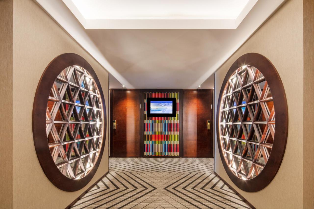 Renaissance Tel Aviv Hotel Bagian luar foto