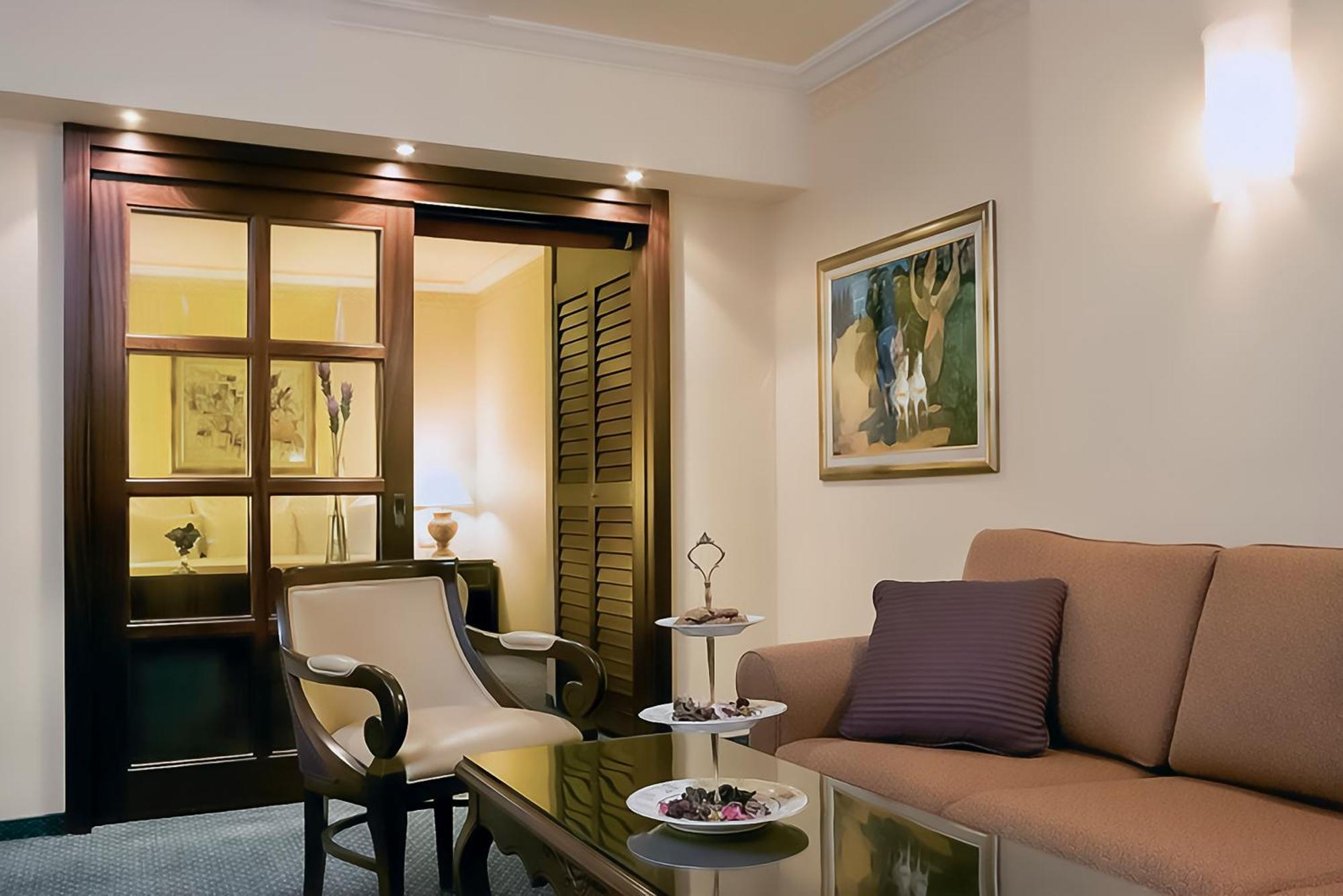 Renaissance Tel Aviv Hotel Bagian luar foto