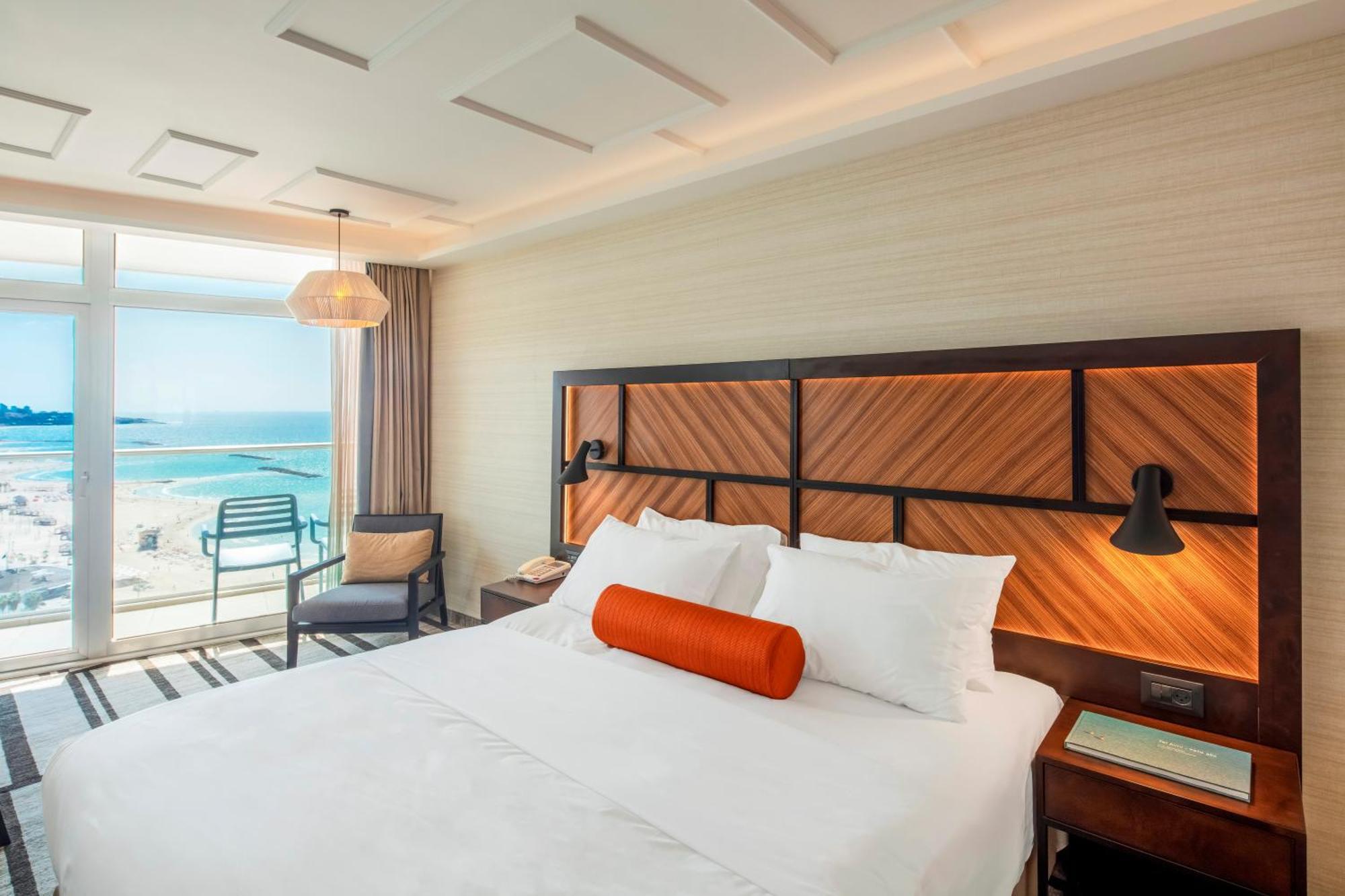 Renaissance Tel Aviv Hotel Bagian luar foto