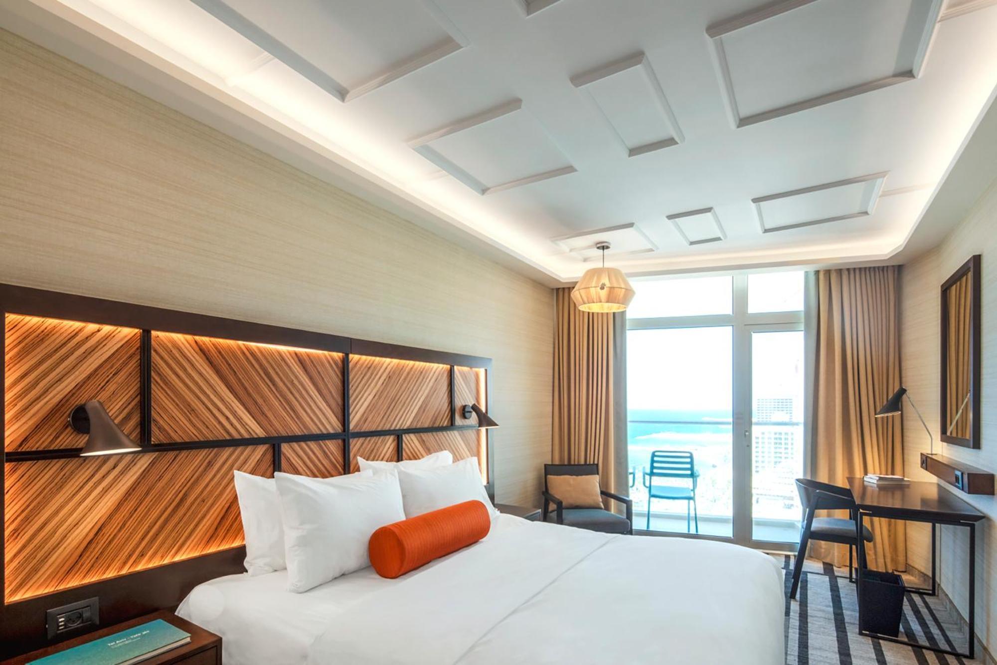 Renaissance Tel Aviv Hotel Bagian luar foto