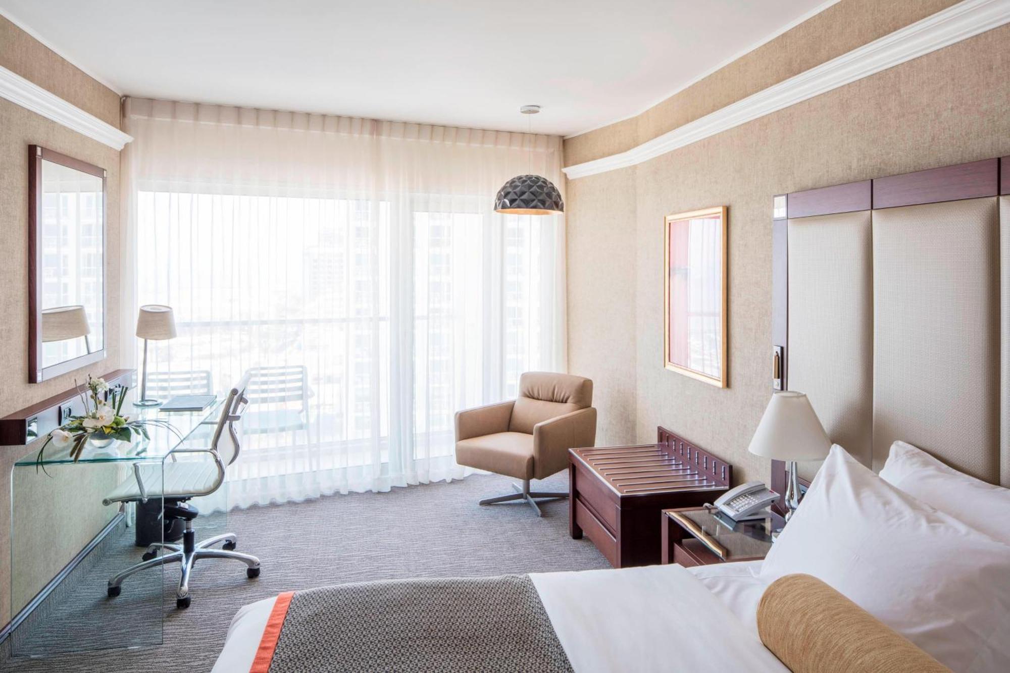 Renaissance Tel Aviv Hotel Bagian luar foto