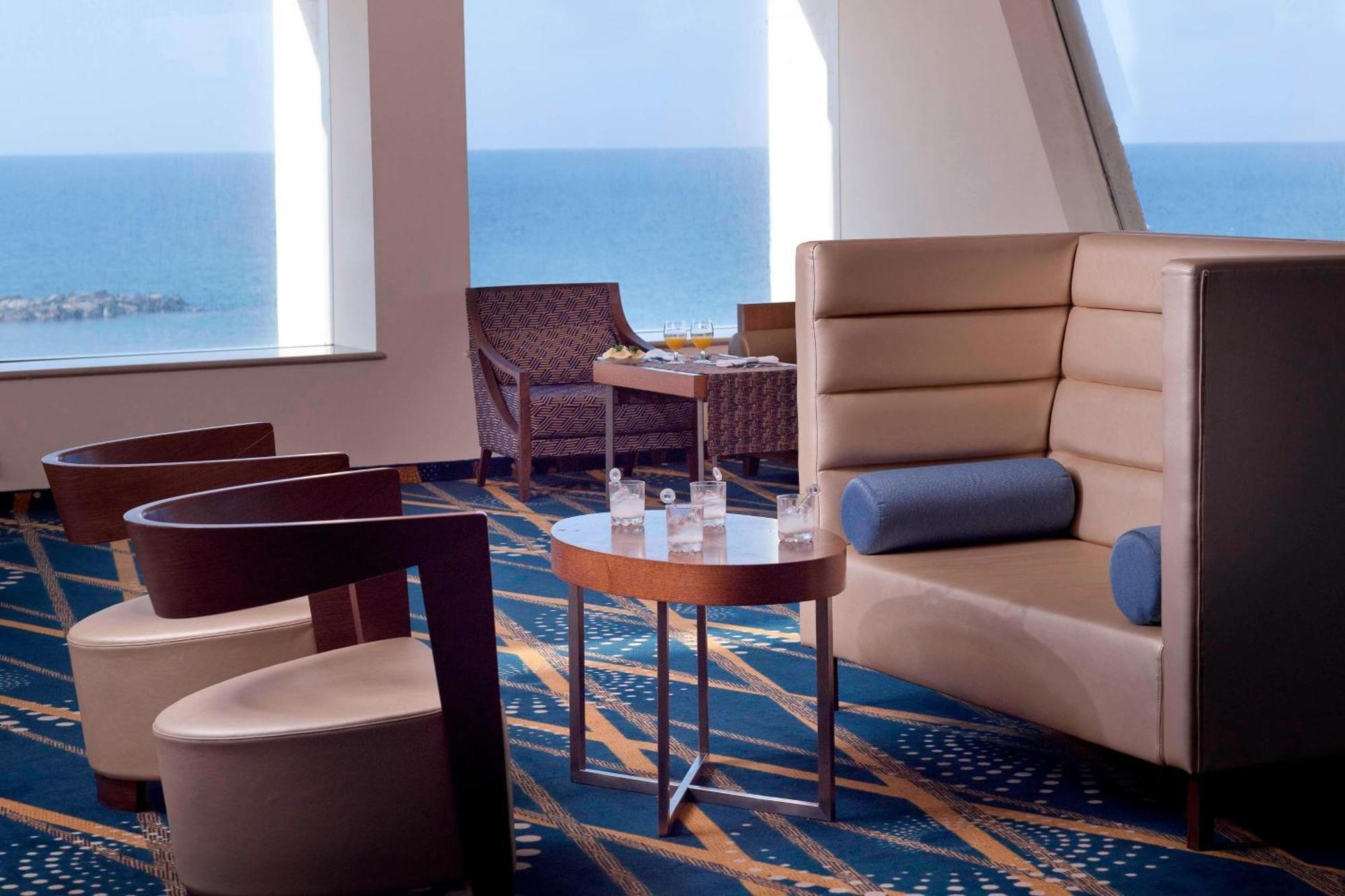 Renaissance Tel Aviv Hotel Bagian luar foto