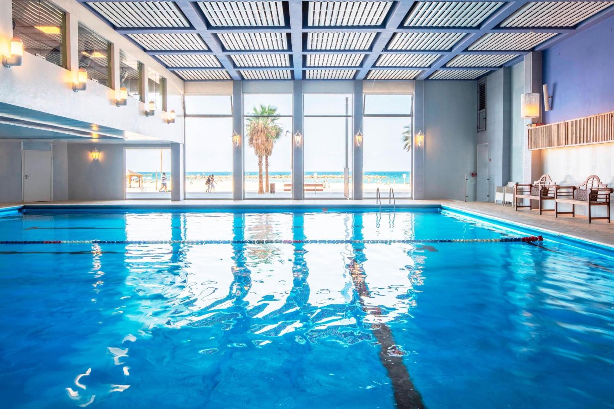 Renaissance Tel Aviv Hotel Bagian luar foto