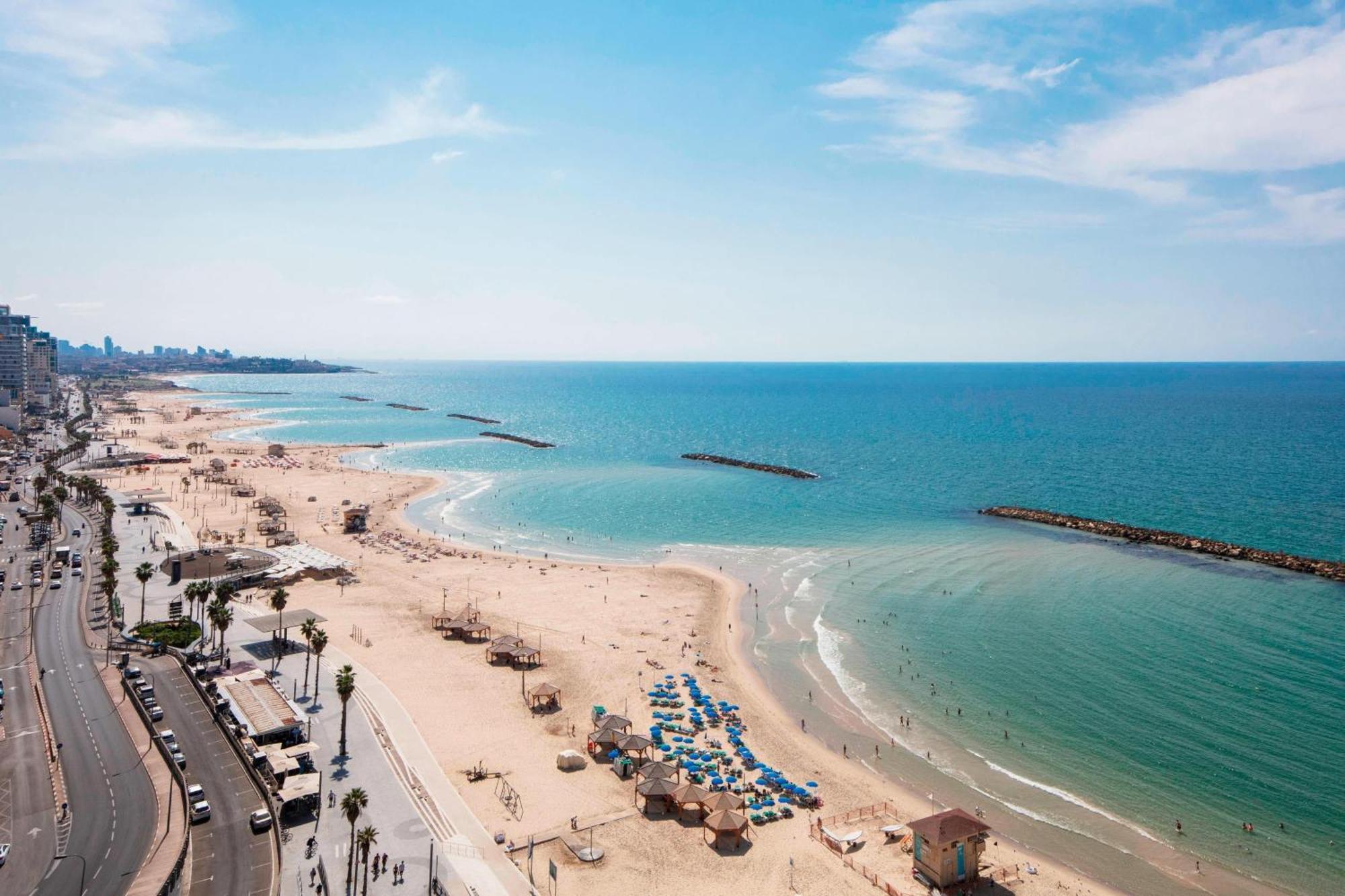 Renaissance Tel Aviv Hotel Bagian luar foto