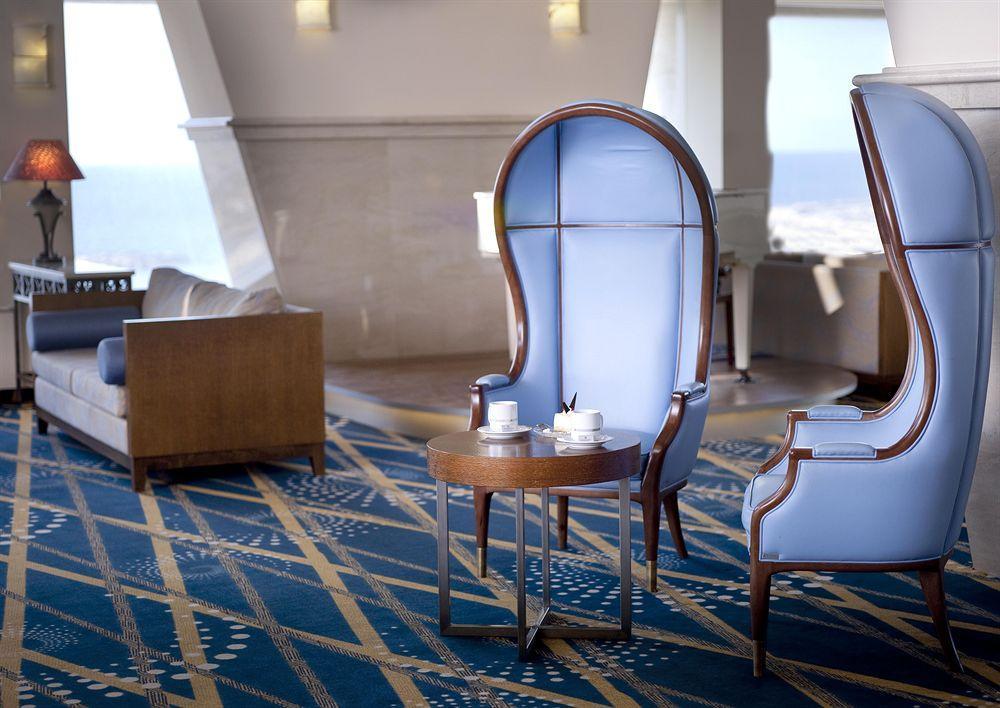 Renaissance Tel Aviv Hotel Bagian luar foto