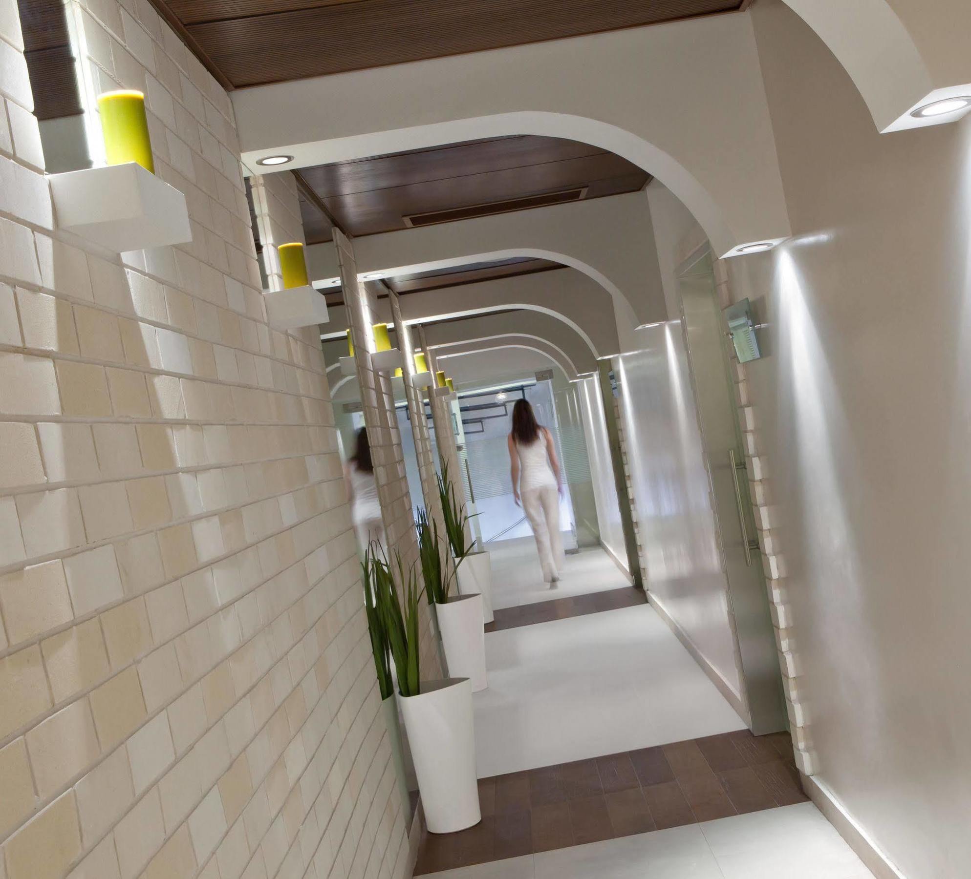 Renaissance Tel Aviv Hotel Bagian luar foto